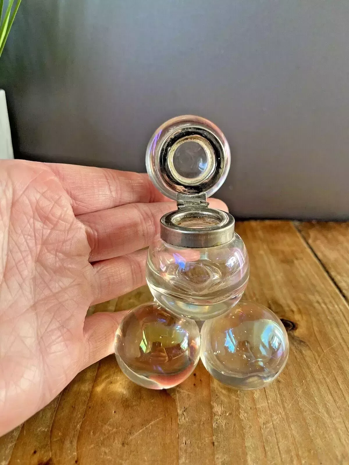 photo vintage Antique 19thc Bohemian Czech Lightly Iridescent Soap Bubble Desk Inkwell Harrach