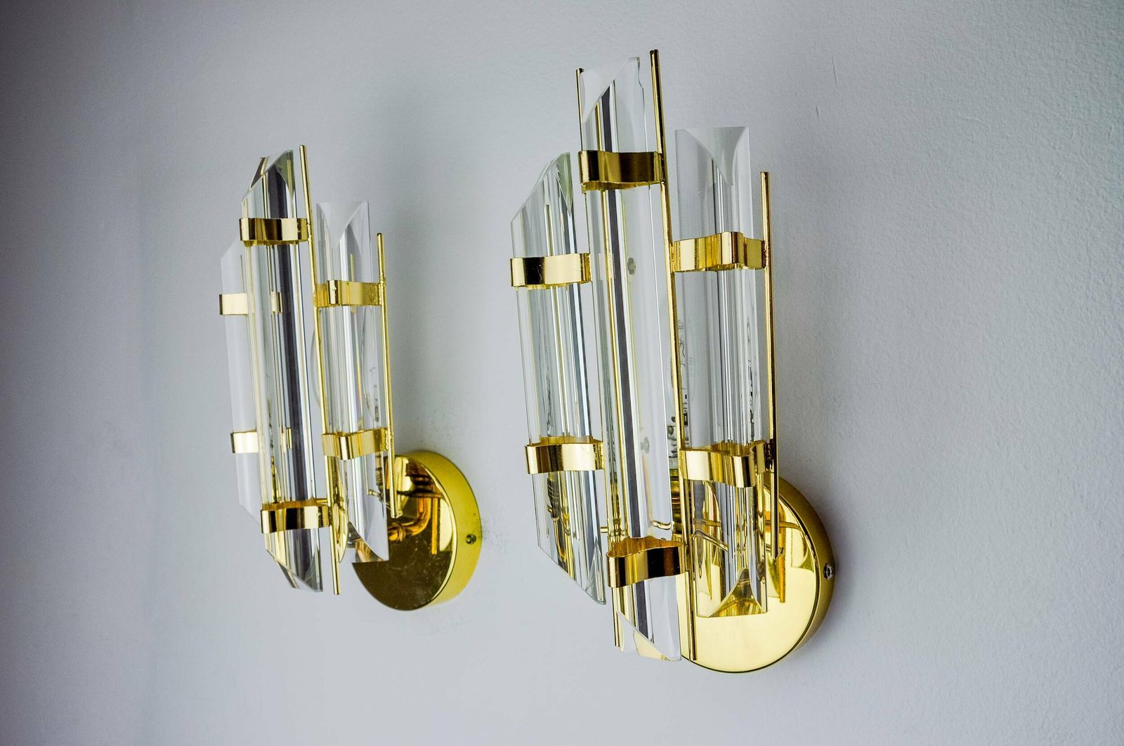 Pair Of Venini Wall Lights, Triedri Glass, Murano, Italy 1970 photo for sale