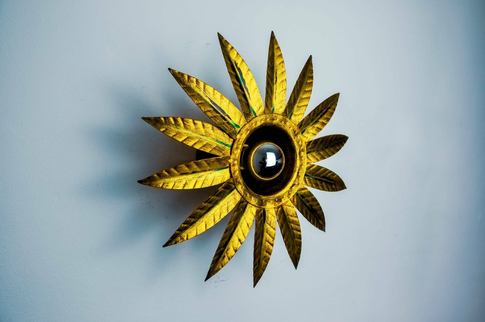 Brutalist Sun Wall Lamp In Gilded Metal With Gold Leaf, Italy, 1970 photo Lighting