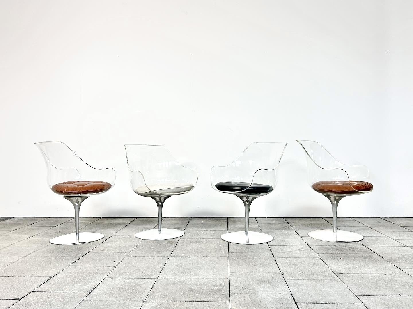 Set Of Four Champagne Chairs Design Erwine & Estelle Laverne For Formes Nouvelles