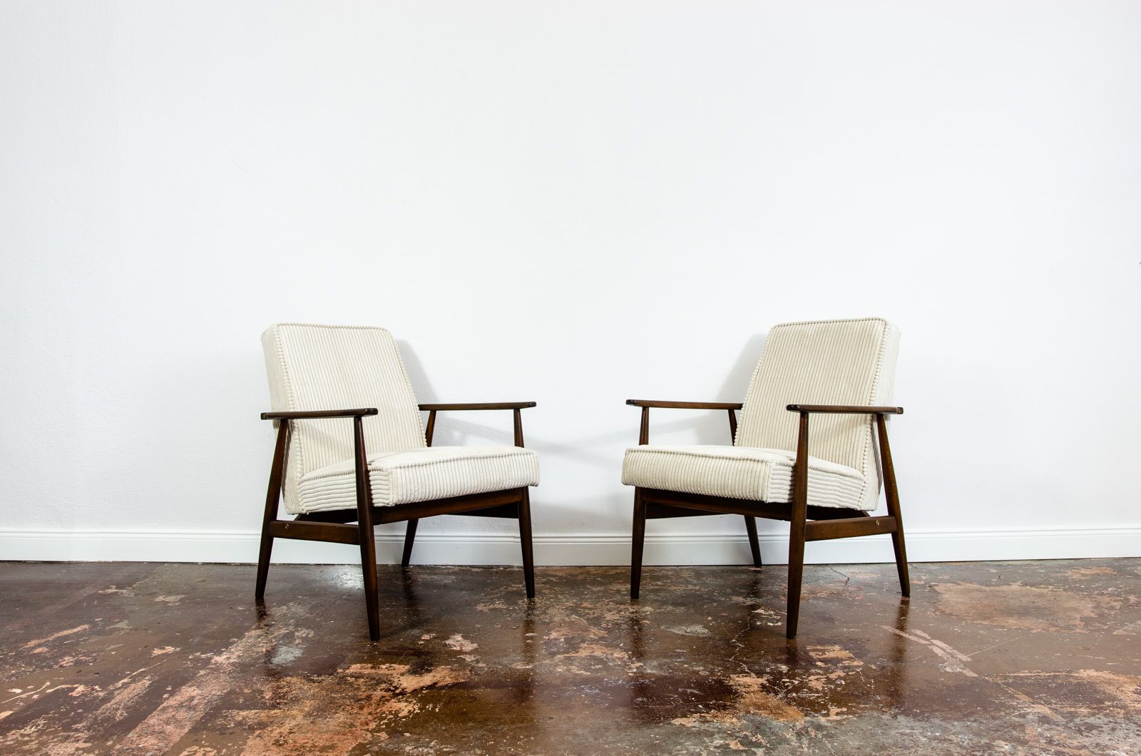 Furniture Customizable Pair Of Mid Century Armchairs By H. Lis, 1960's photo