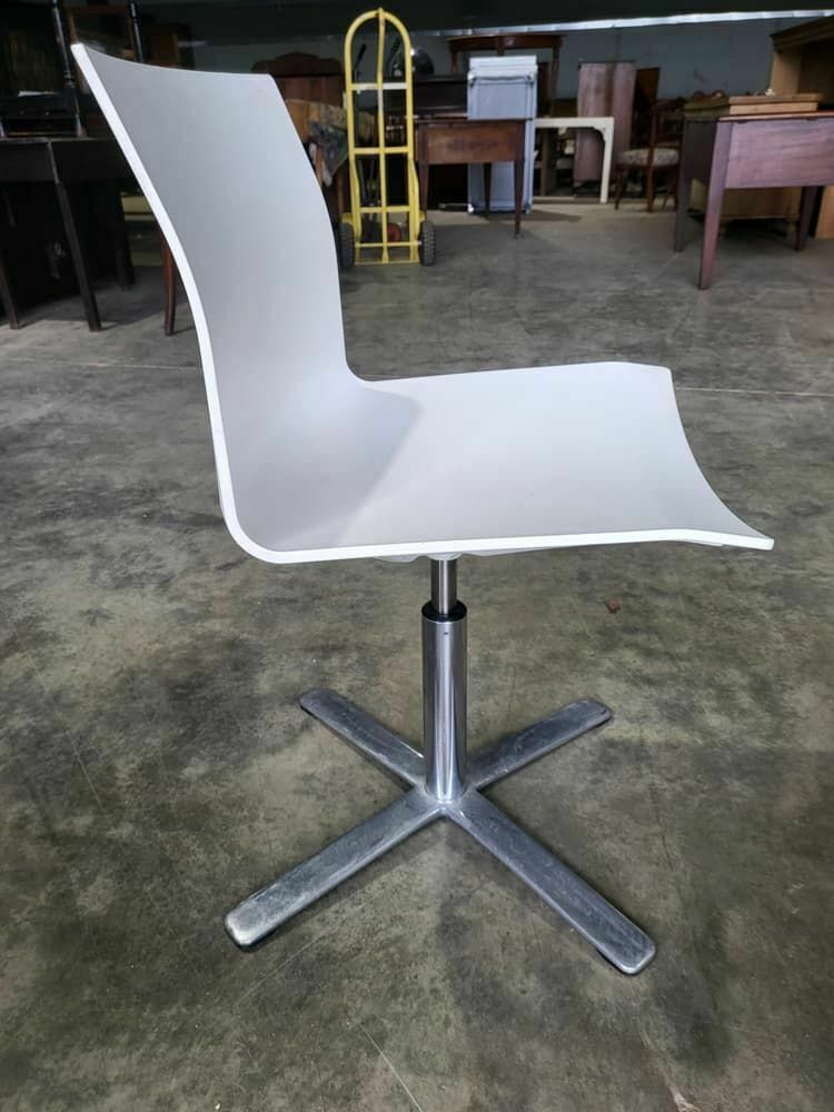 4 Vintage Repro 70's Style White Moulded Chrome Star Base Dining Office Chairs photo furniture