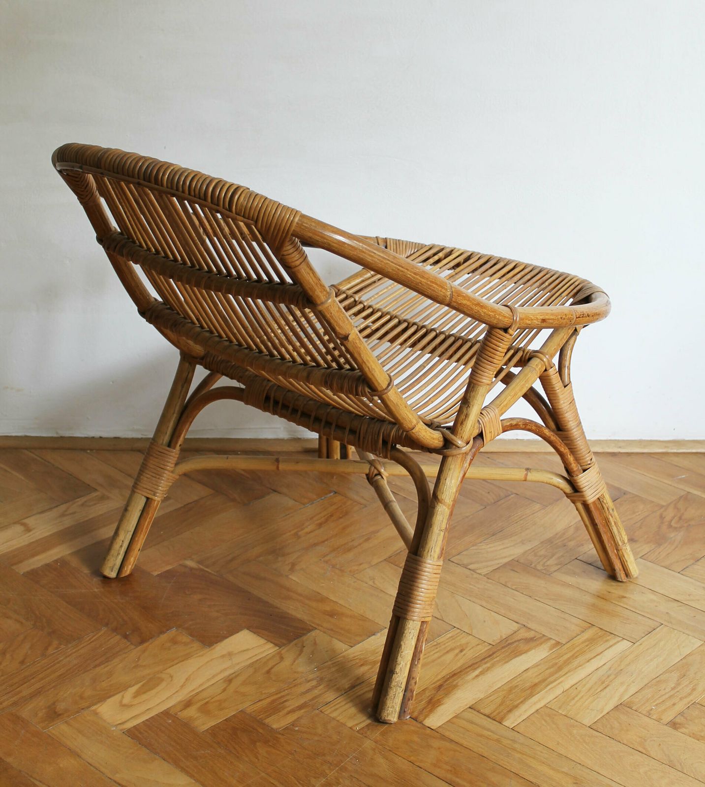 photo furniture 1960's Set Of Four Rattan Armchairs And Side Table By Jaroslav Prochazka For Uluv