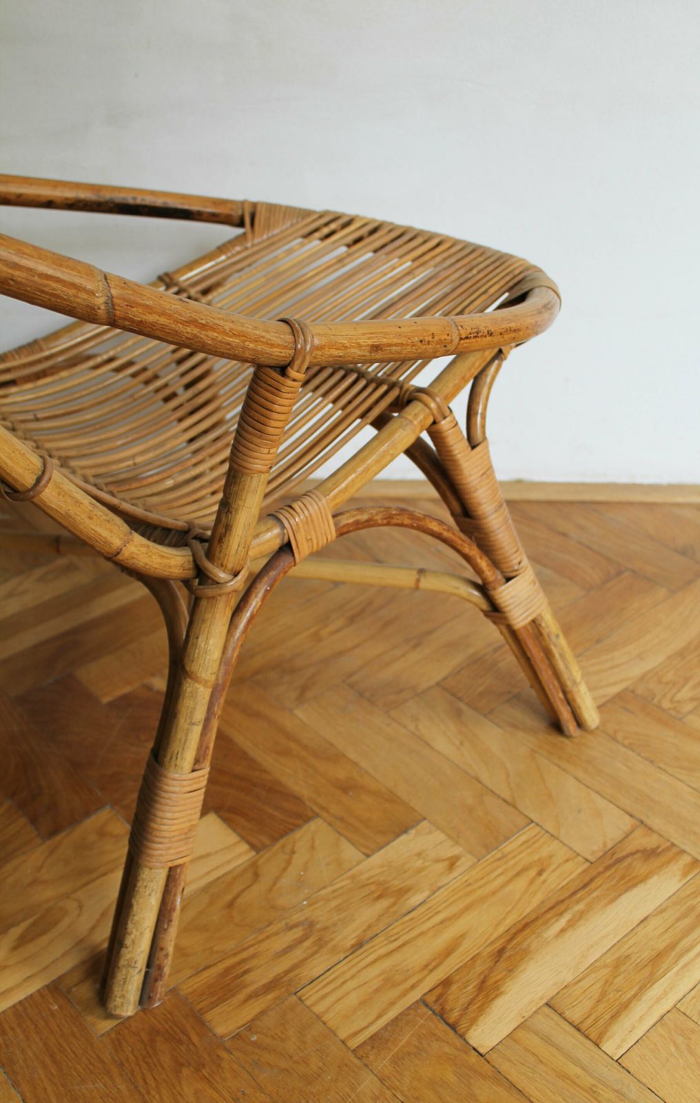 photo vintage 1960's Set Of Four Rattan Armchairs And Side Table By Jaroslav Prochazka For Uluv
