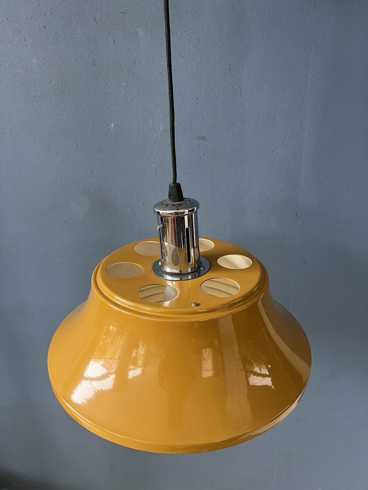 Gele Mid Century Metalen Hanglamp photo buy