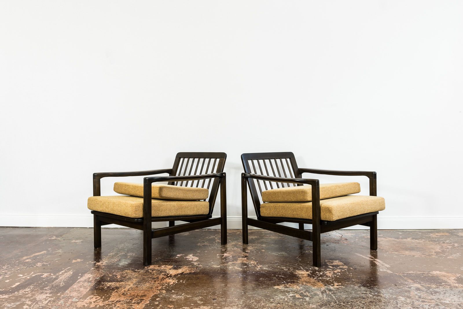 Pair Of Orange Restored Mid Century Armchairs By Zenon Bączyk, 1960's photo vinterior