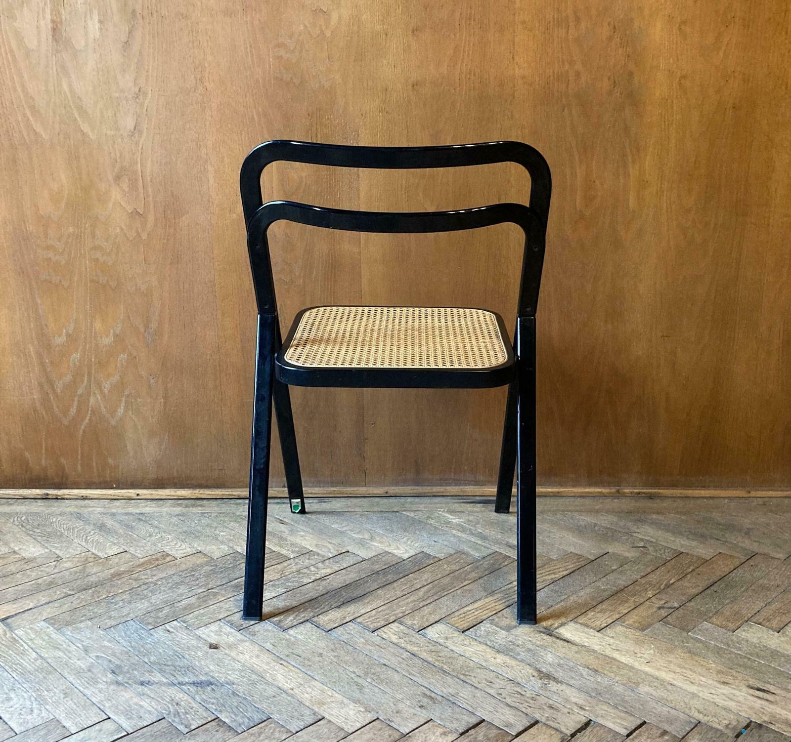 Mid Century Modern Folding Chairs Viennese Straw By G. Cattelan, Italy 1970s photo vinterior
