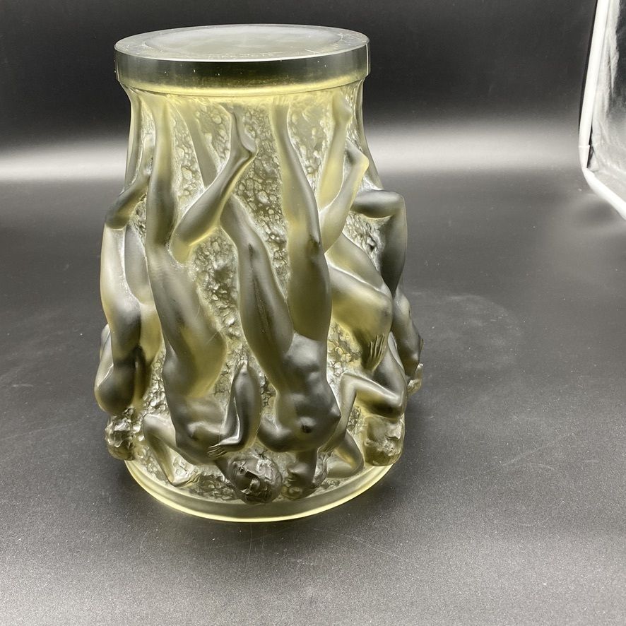 One R.Lalique Bacchantes Vase In Grey And White Patinated Glass. photo vintage
