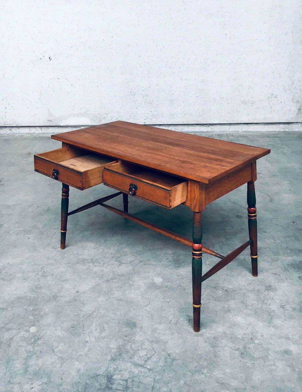 Meubels Amsterdam School Design Geschilderd Bureau, Nederland Jaren 1920 photo