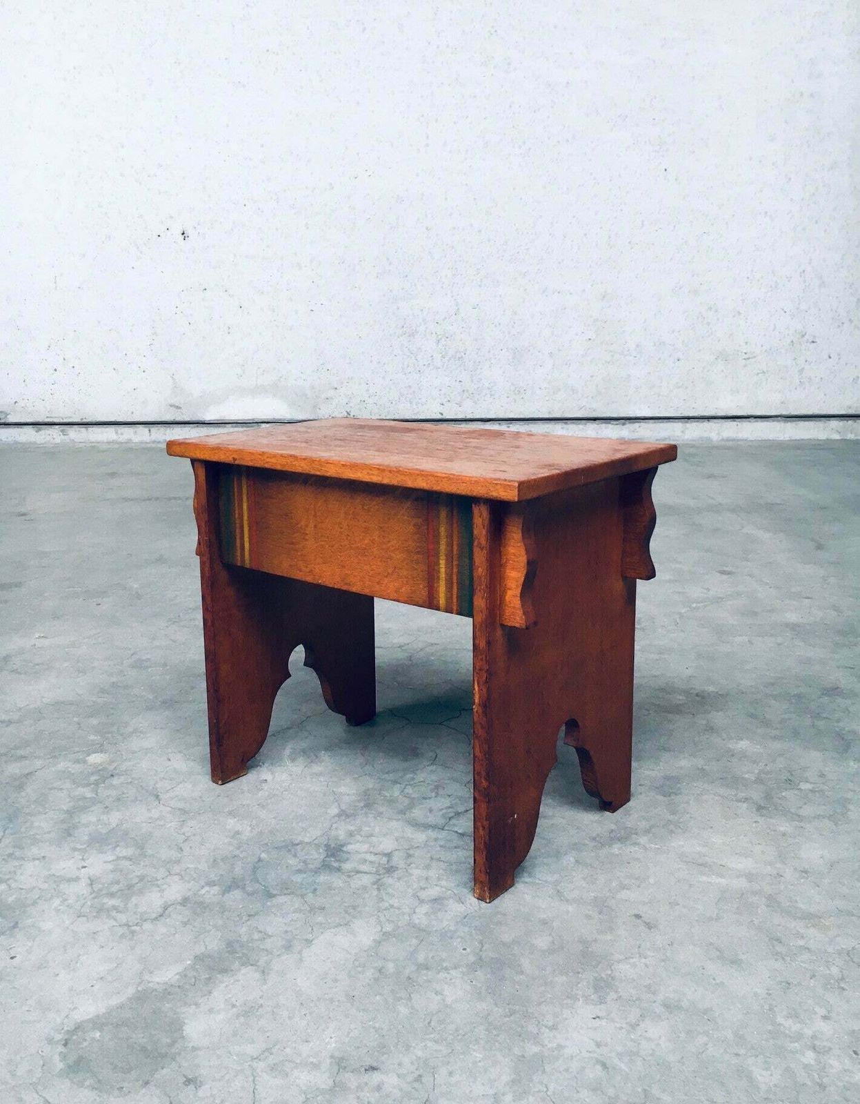 Amsterdam School Design Bijzettafel, Nederland, Jaren 1920 photo Meubels