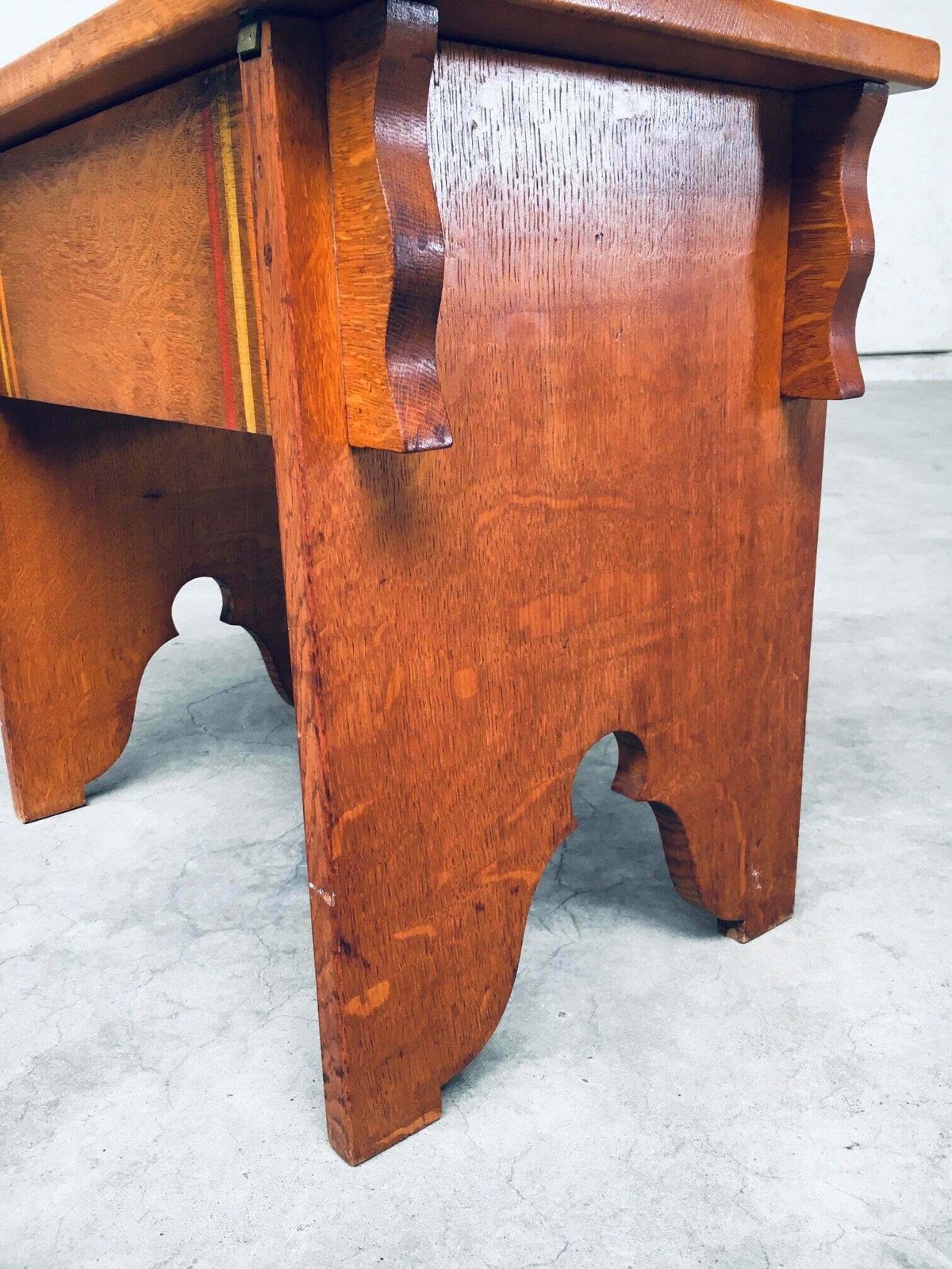 photo buy Amsterdam School Design Bijzettafel, Nederland, Jaren 1920
