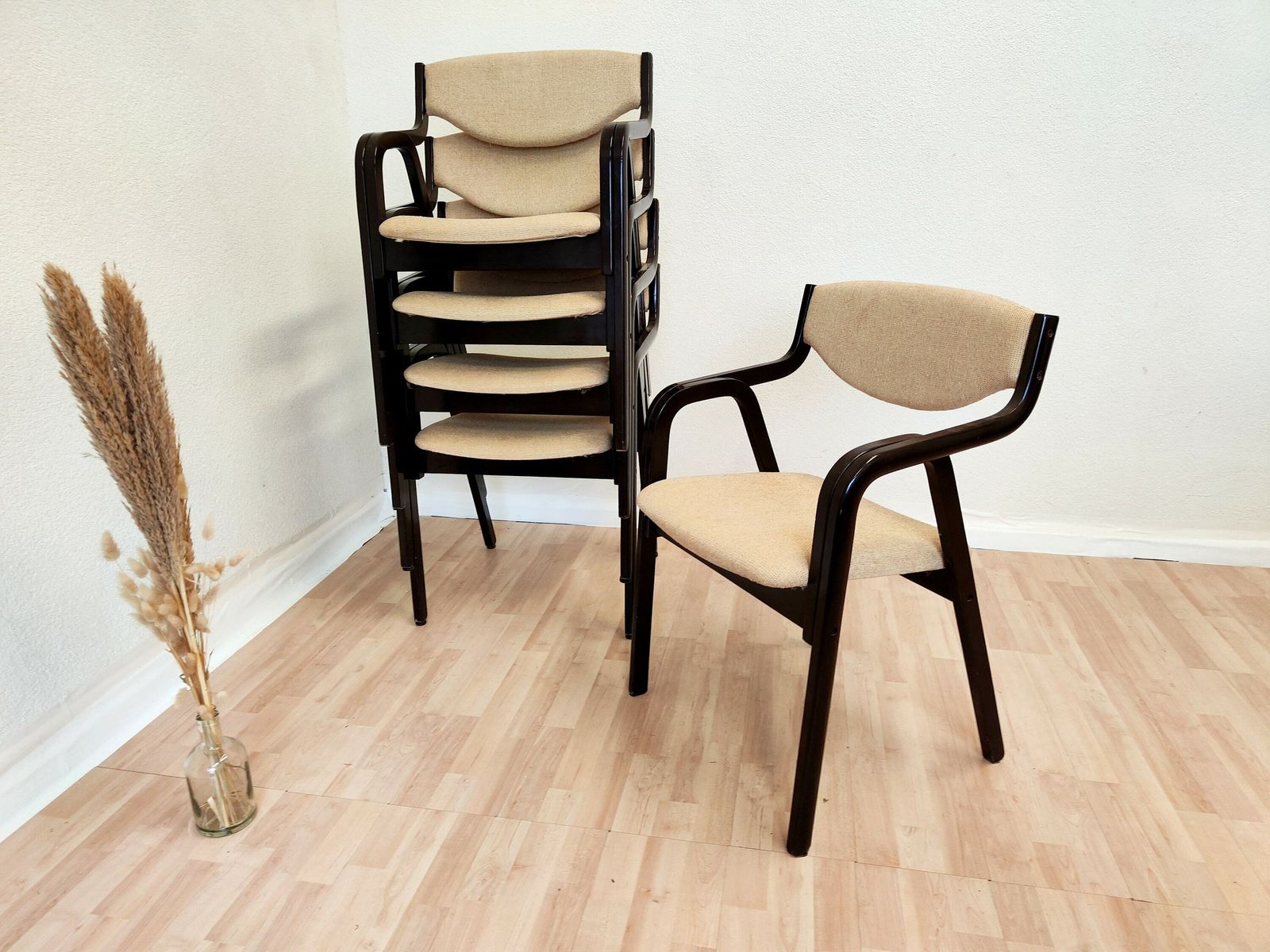 Set Of 5 Vintage Stackable Dining Chairs / Mid Century 1970s Black Wooden Dine Chairs With Beige Fabric / Bentwood Technique