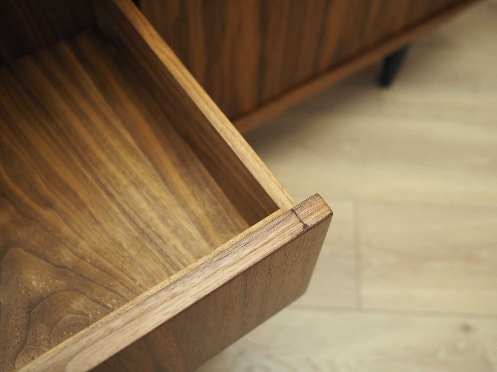 photo vintage Walnut Dresser, Scandinavian Design
