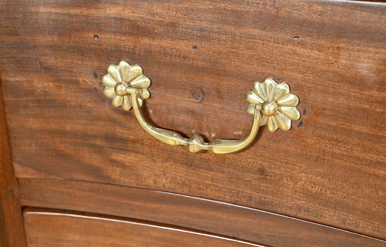 Furniture Nantaise Port Commode In Cuban Mahogany – 2nd Part 18th Century photo