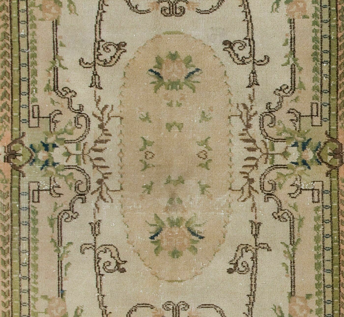 Vintage Baroque Style Rug, Finely Hand Knotted Wool Carpet photo Textiles
