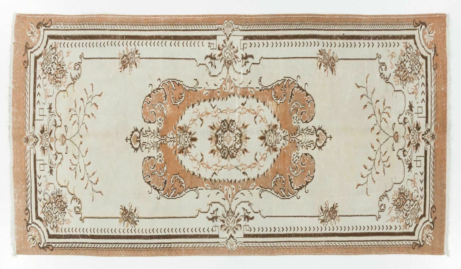 5.6x9.6 Ft Vintage Deco Rug In European Design photo 741.0