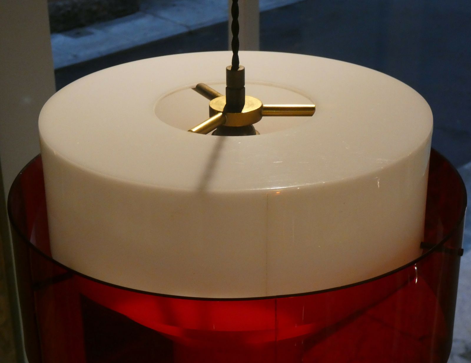 1960s Stilnovo Mid Century Italian Pendant Lamp In White And Red Methacrylate And Brass By Stilux photo 950.0