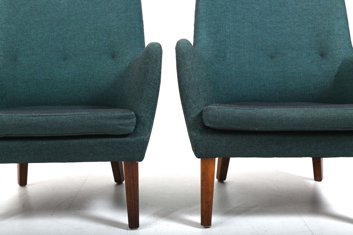 photo furniture Rare Pair Of Av 53 Easychairs By Arne Vodder 1953