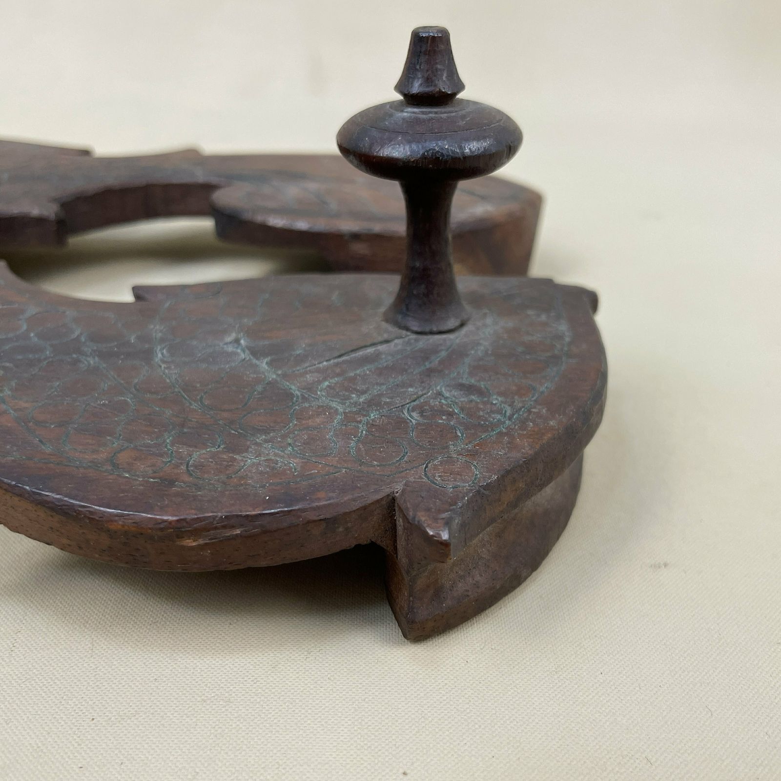 Antique Indonesian Shoes Wooden Wall Coat Room Hanger Rack Hook Brown Hooks Mud Room Hallway Storage Hat Wood Fish Handmade Asian photo 59.0