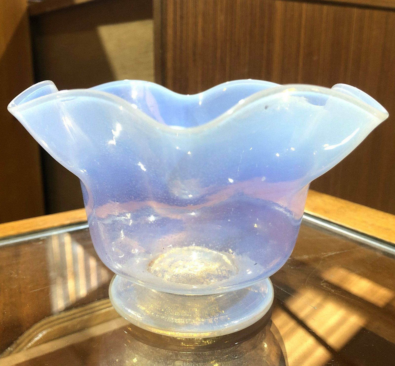 Fine Antique Murano Opalescent White Fluted Glass Dish With Gold Inclusions Salviati C1880