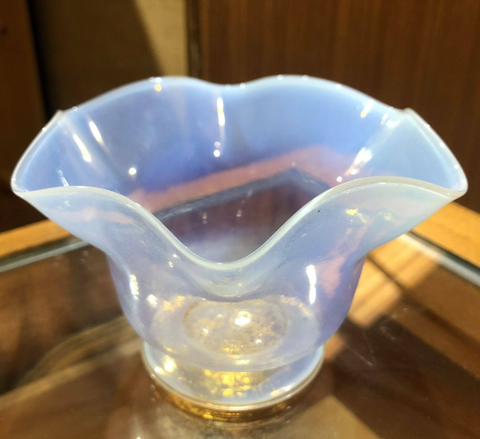 Fine Antique Murano Opalescent White Fluted Glass Dish With Gold Inclusions Salviati C1880 photo vinterior