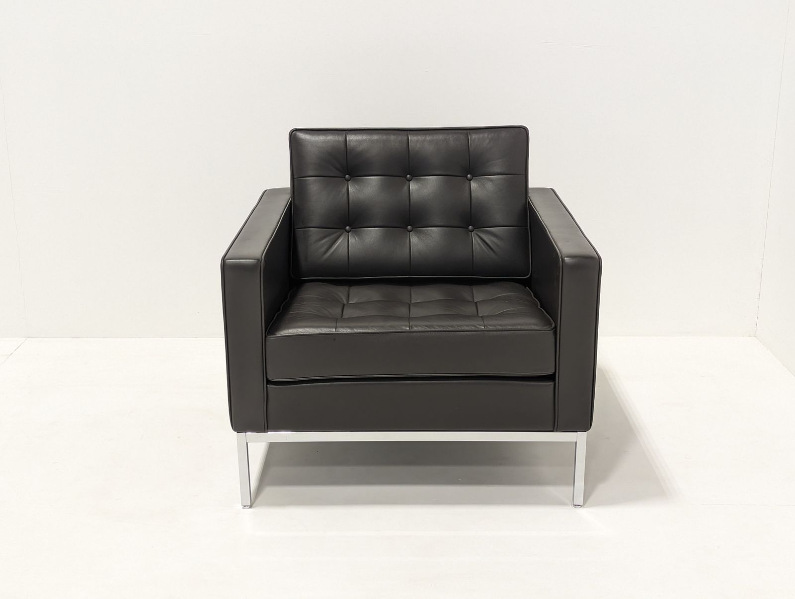 Knoll Studio Sabrina Armchair, Modernist photo furniture