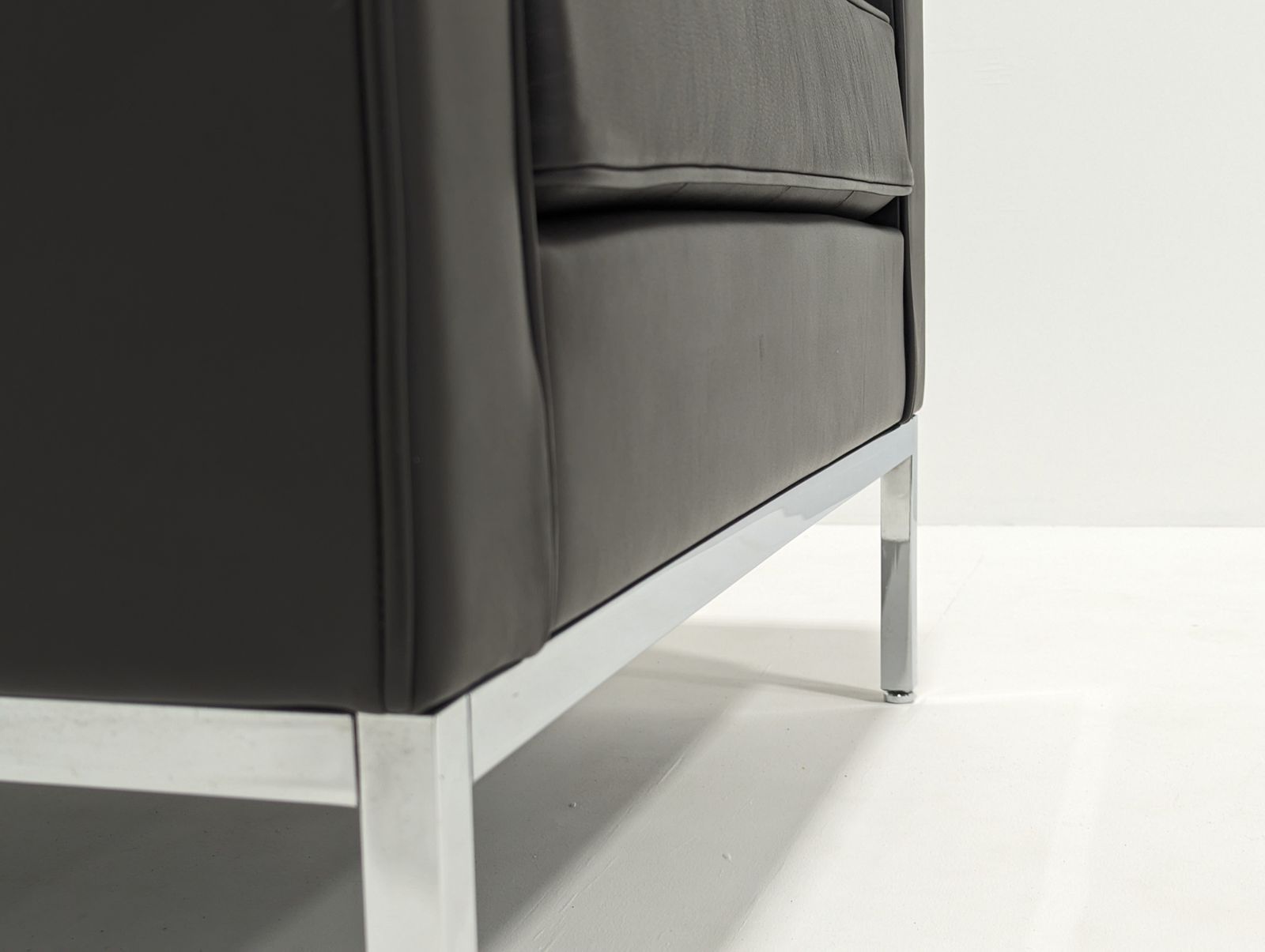 Knoll Studio Sabrina Armchair, Modernist photo buy