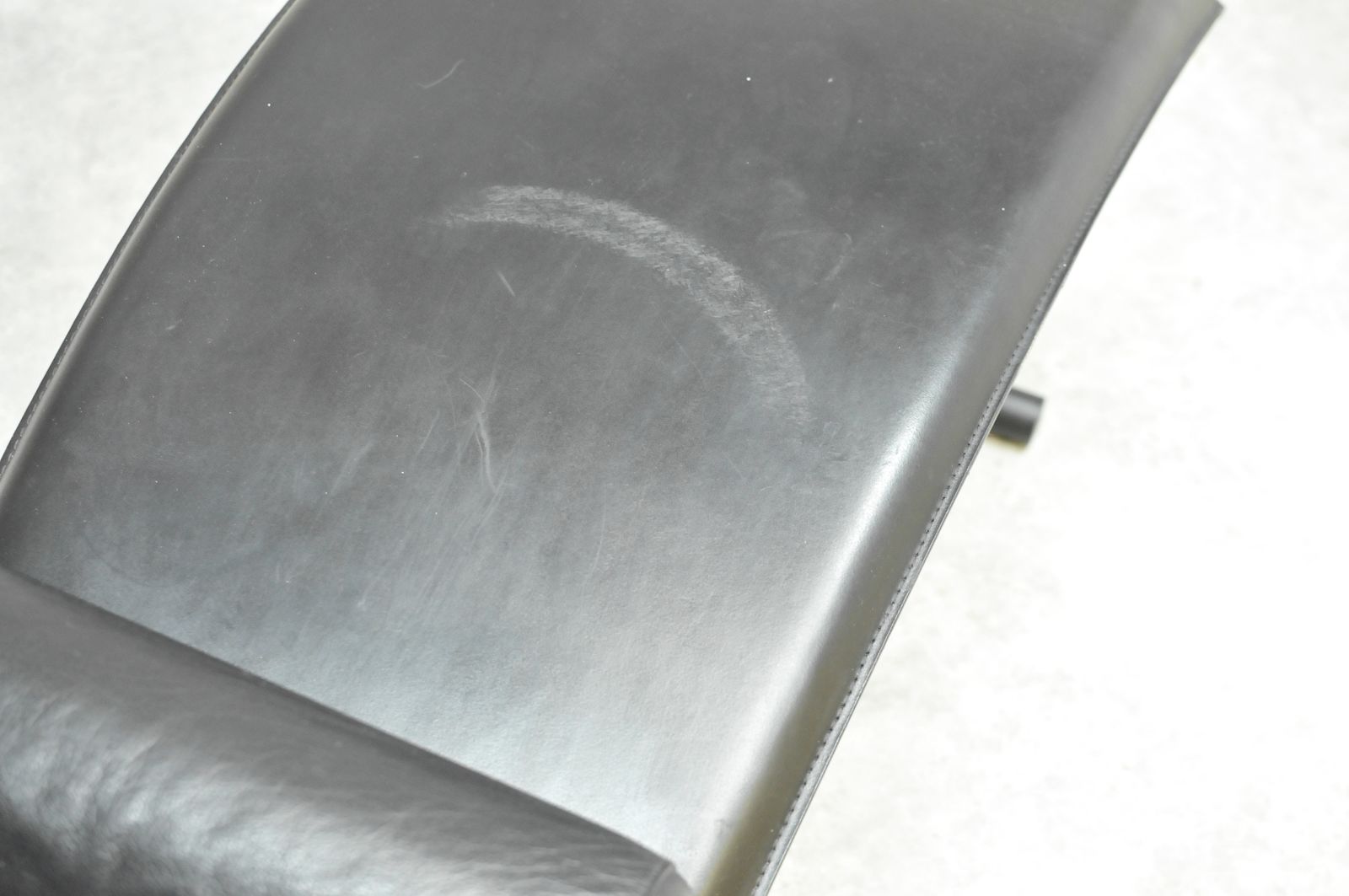 photo furniture Sunbeds Rene 1980 1990 Period Italian Chaise Longue