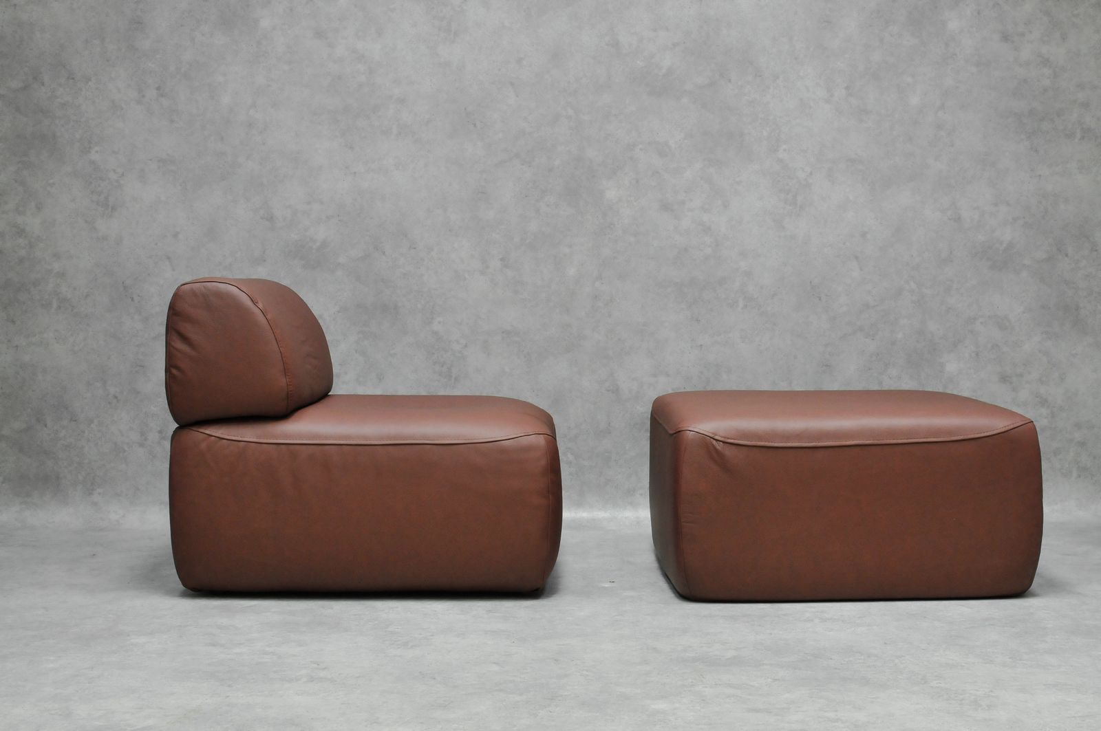 Armchair With Pouf photo Furniture