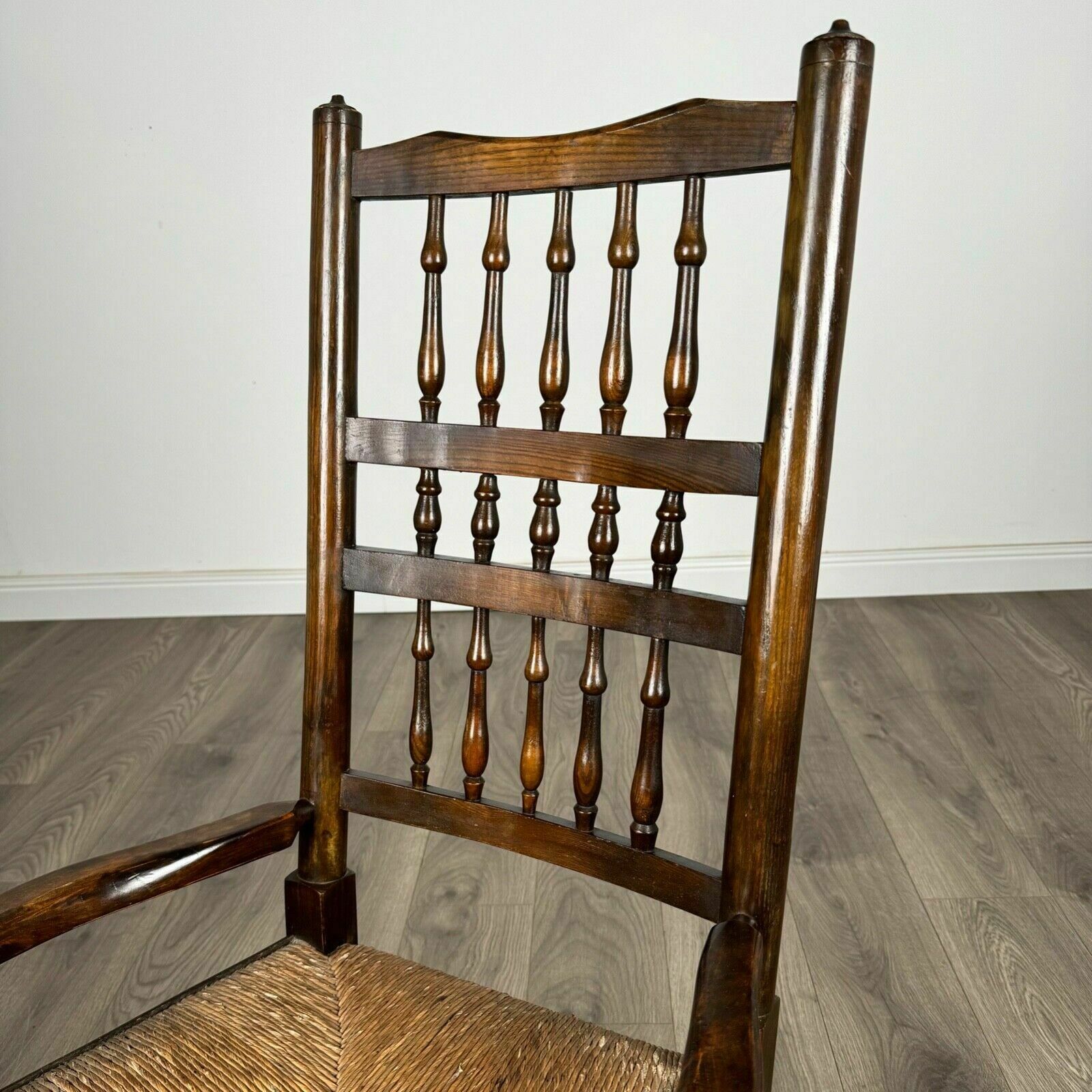 photo furniture Antique 20th Century Rocking Chair In Oak