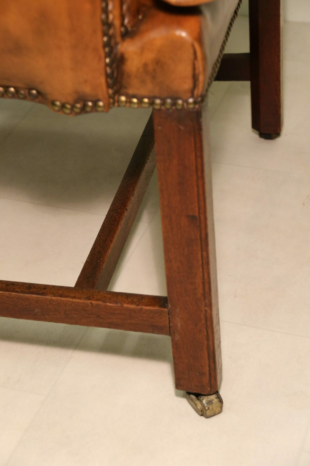 photo furniture A Rare 18th Century Deep Buttoned Leather Wing Backed Arm Chair Circa 1770