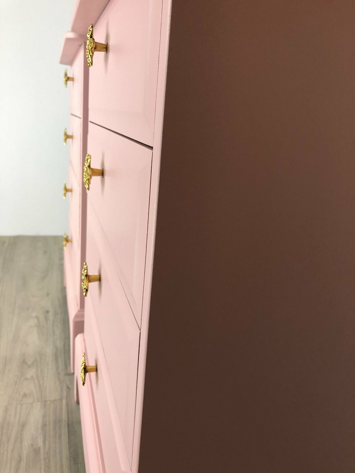 Stag Minstrel Furniture Bedsides Nightstands Pair (Set Of 2) Painted Pink photo vinterior