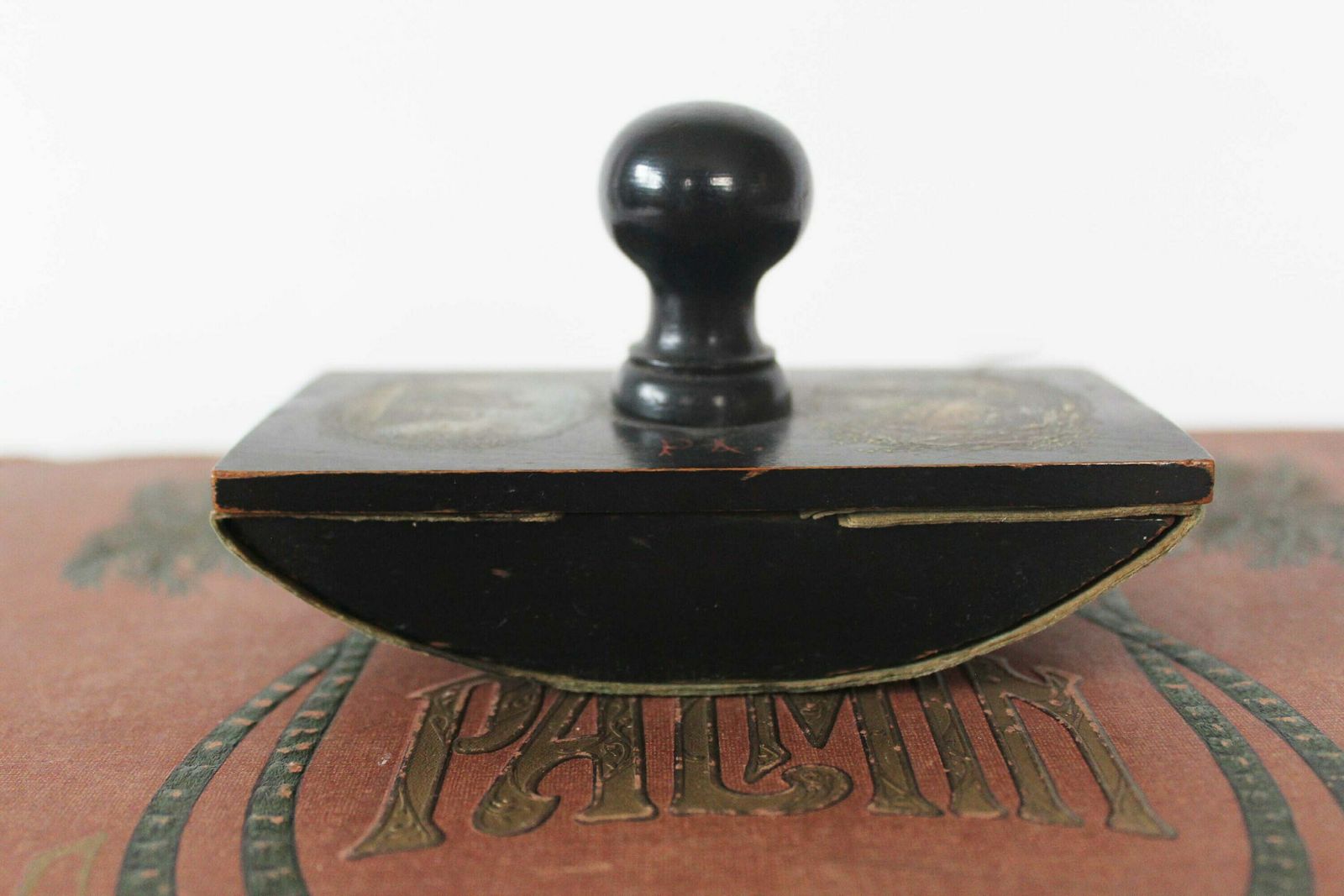 Antiek Handgeschilderd Houten Inktvloeier, 19e Eeuw, Bois De Spa, Hout Uit Spa (België), Verzamelobject, Miniatuurschilderingen, Bureauaccessoire photo Woonaccessoires