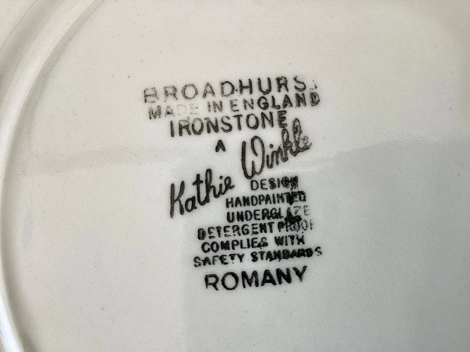 Broadhurst Kathie Winkle ‘Romany’ Dinner Plates (Set Of 6), Grade 1 Condition, 1975 Kathie Winkle Romany Dinner Plates, Retro Plates photo vintage