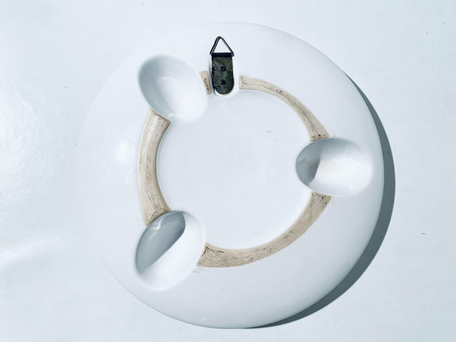 Extravagant Round Design White Ceramic Wall Vase / Vintage Elegant Decor photo 96.0