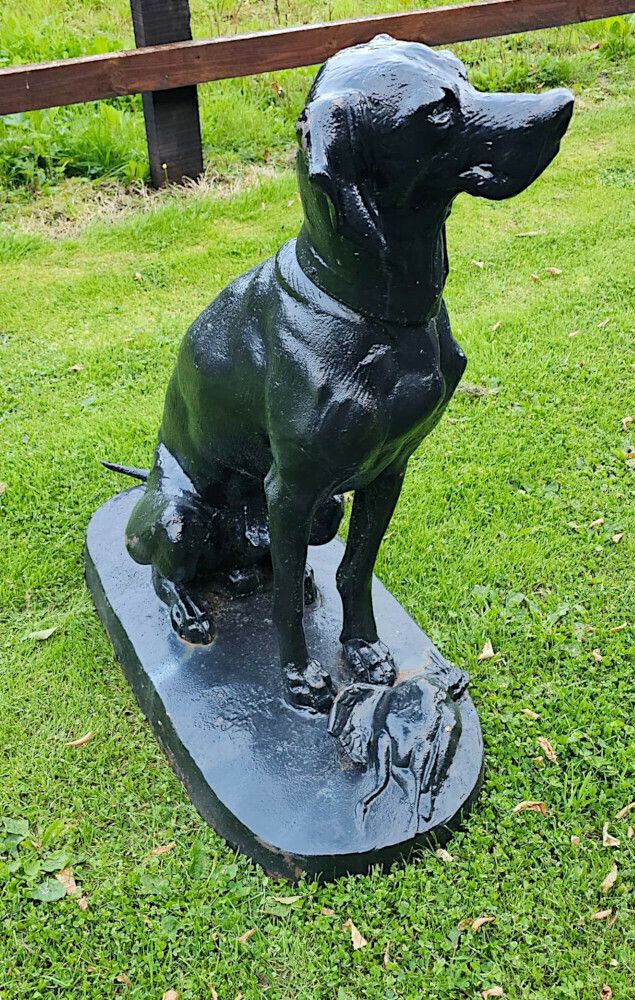 A Rare Pair Of 20th Century Animalier Cast Iron Hunting Dogs photo Garden Decor