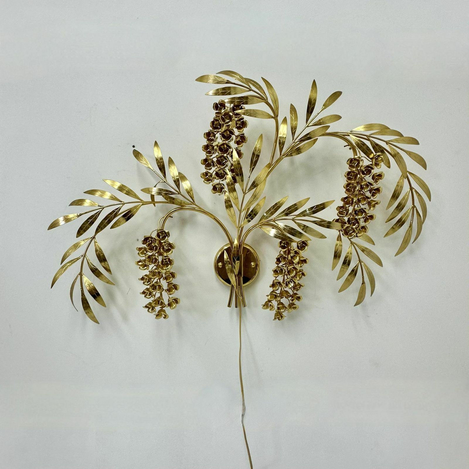 Grote Italiaanse Floraal Vergulde Wandlamp, Ca. Jaren 1970