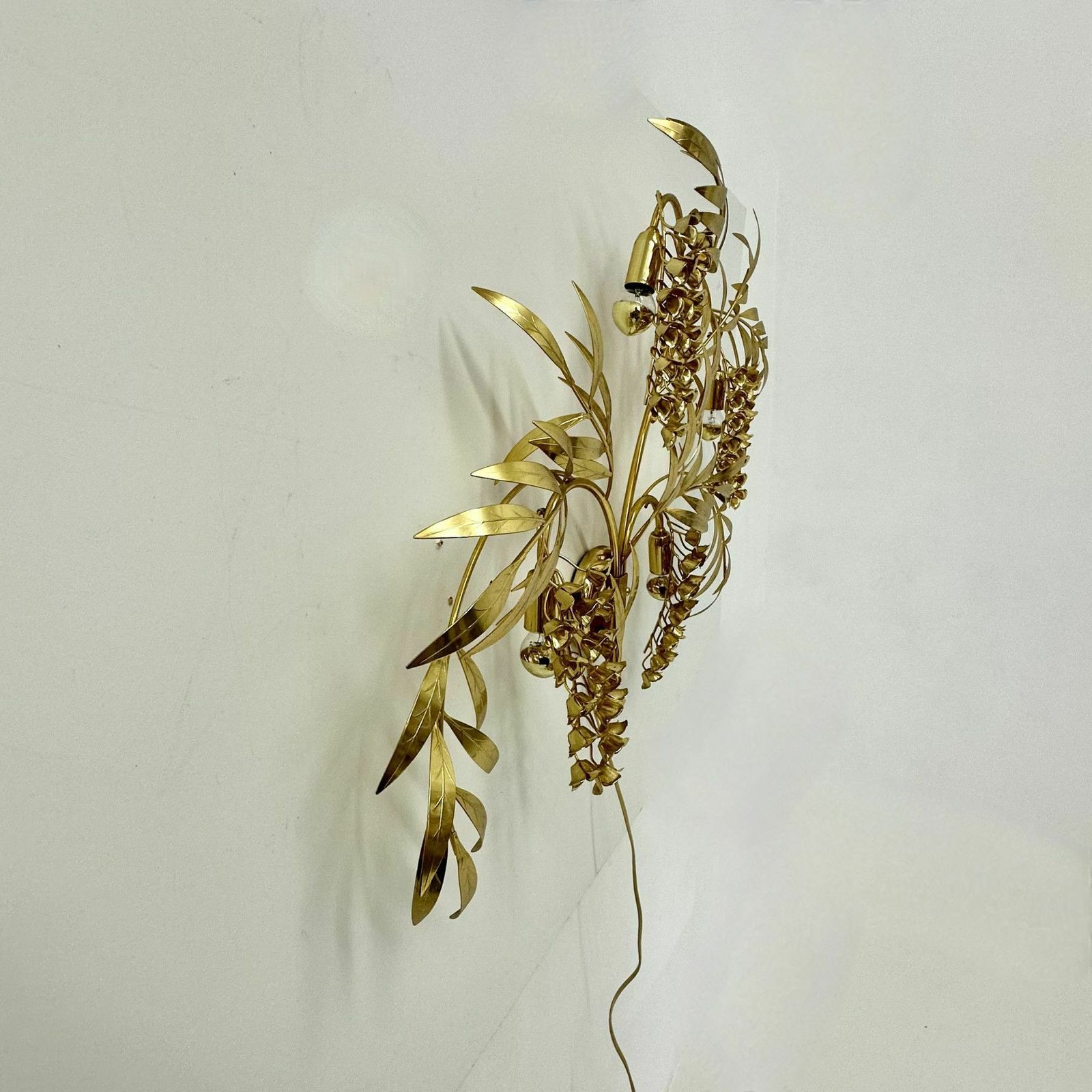 photo vinterior Grote Italiaanse Floraal Vergulde Wandlamp, Ca. Jaren 1970