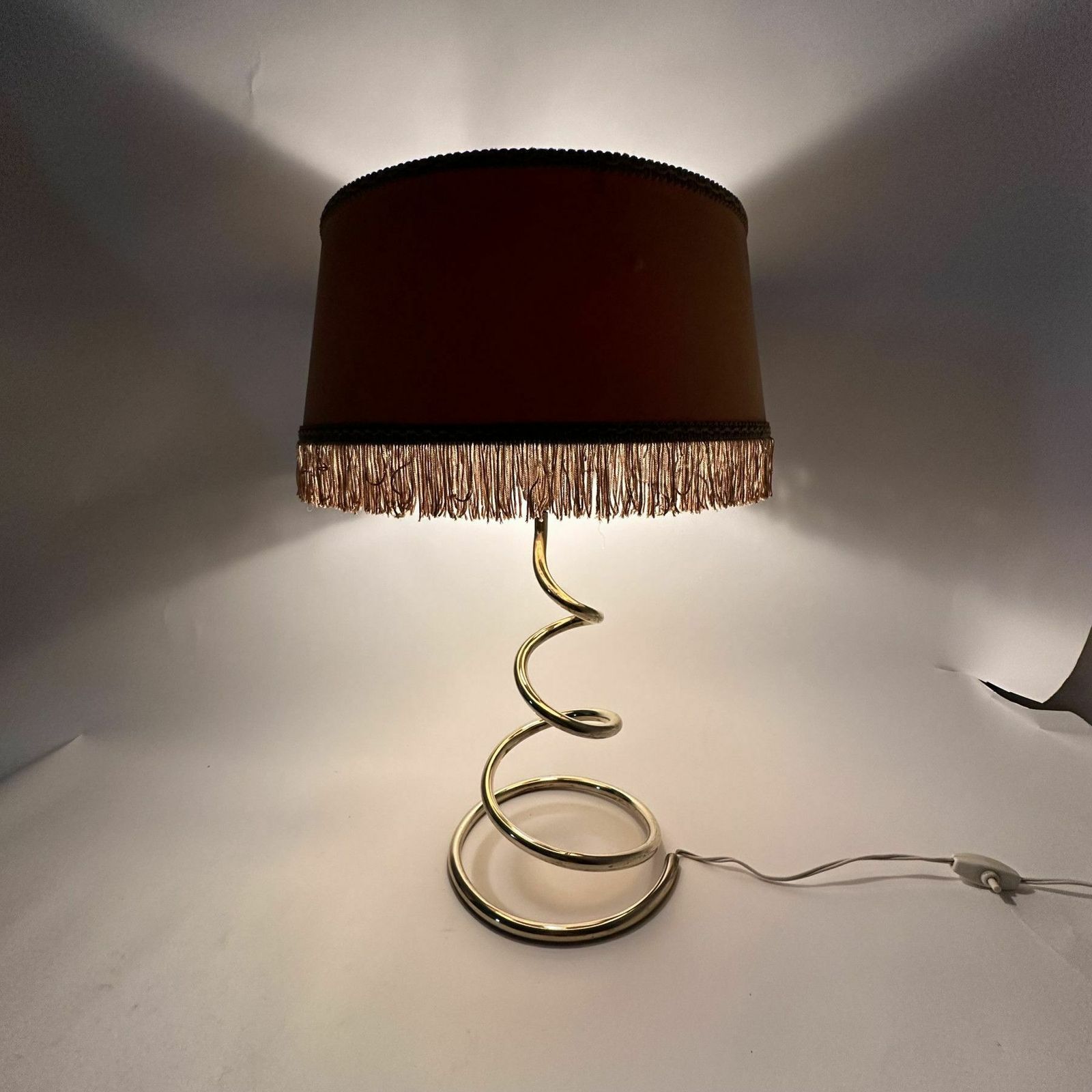 Mid Century Messing Spiraal Tafellamp, Ca. Jaren 1950 photo Verlichting