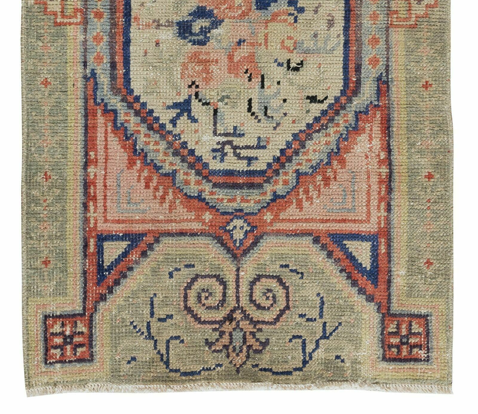 29x51 Inc Old Handmade Central Anatolian Wool Accent Rug With Floral Design photo 275.0