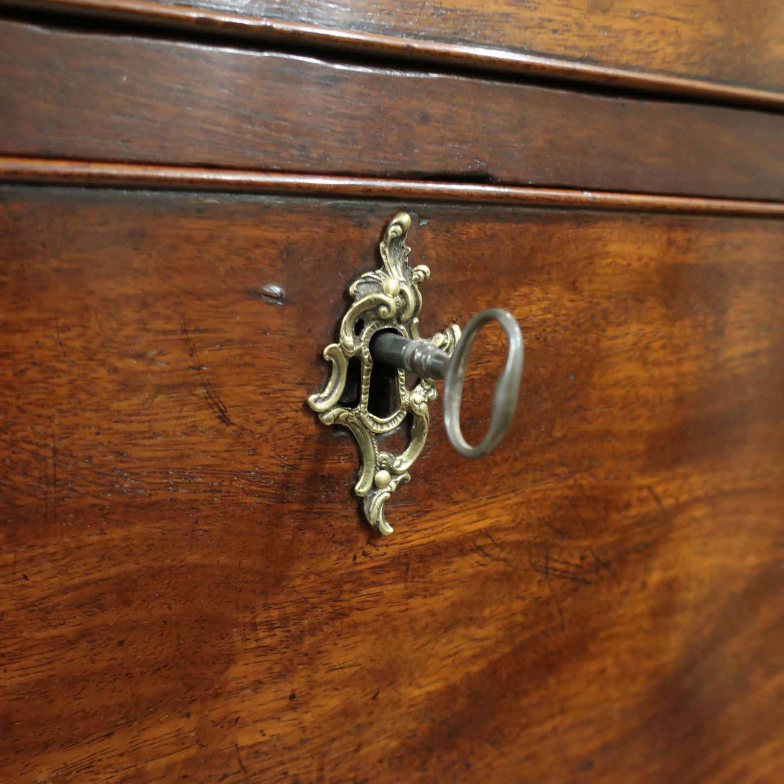 Chippendale Period Mahogany Antique Chest On Chest photo Furniture
