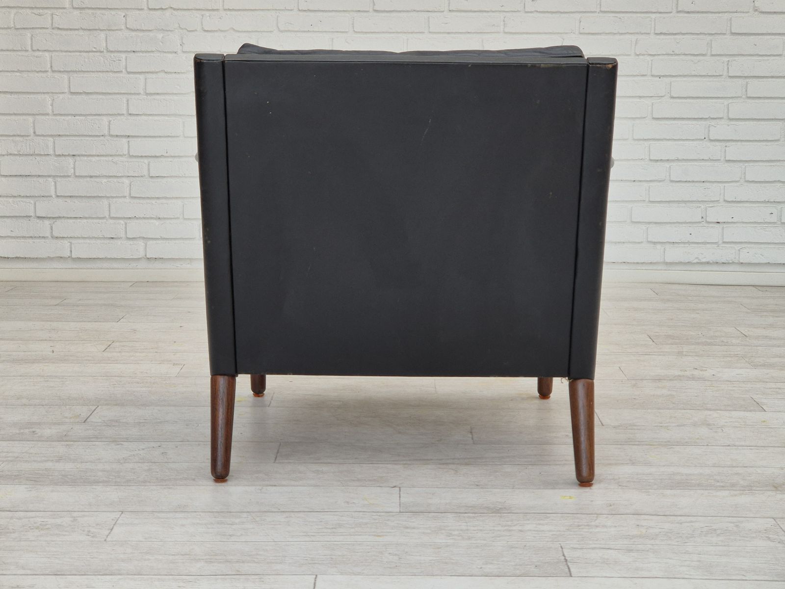 photo vinterior 1960s, Danish Design By Kurt østervig, Lounge Chair Model 55, Leather, Rosewood Legs, Original Condition.
