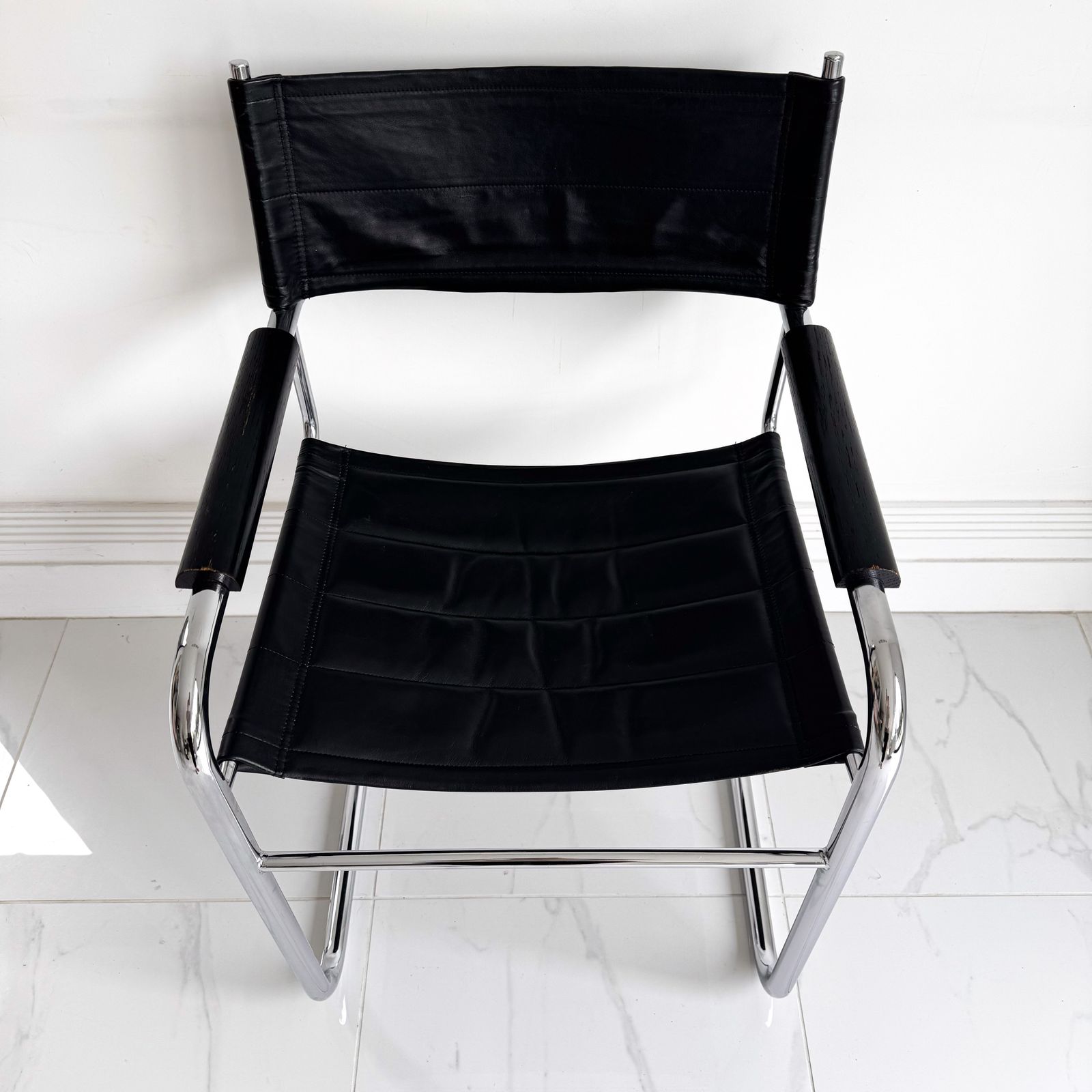 20th Century Italian Quilted Leather Cantilever Chair In Black photo buy