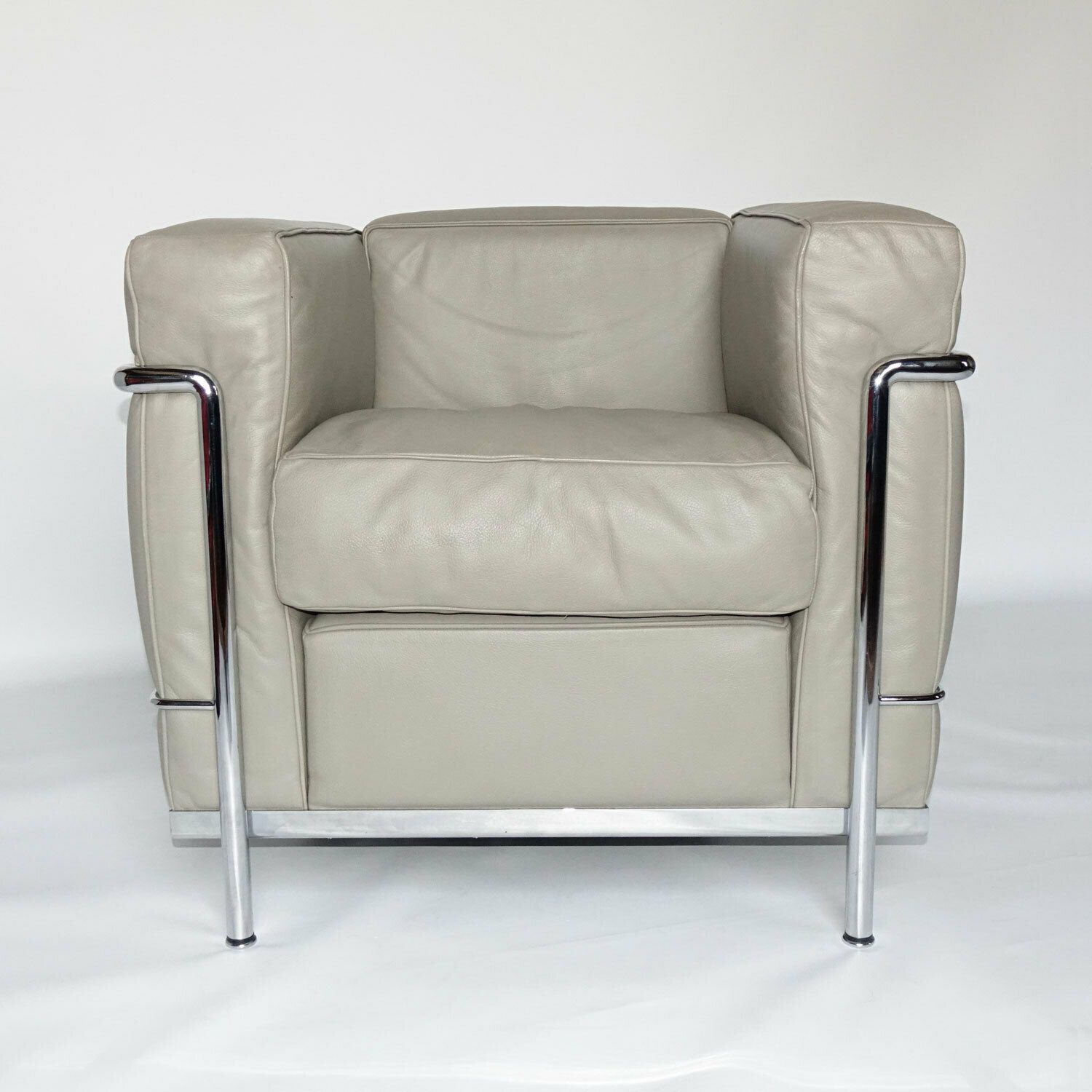 2 Fauteuil Grand Confort Petit Modèle Lc2 Three Seater Sofa & Two Armchairs Set By Le Corbusier For Cassina photo 12800.0