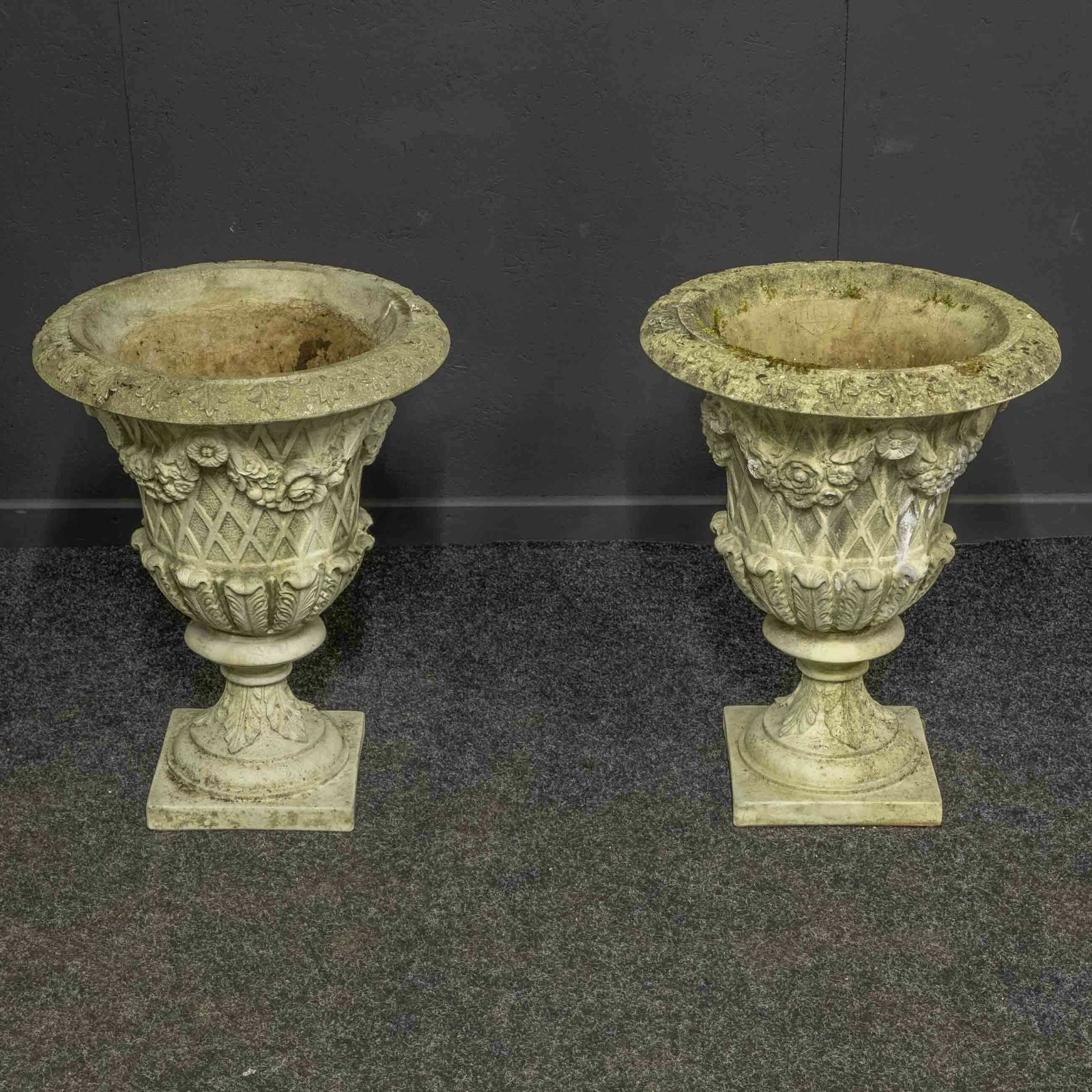 Garden Decor Large Garden Urns photo