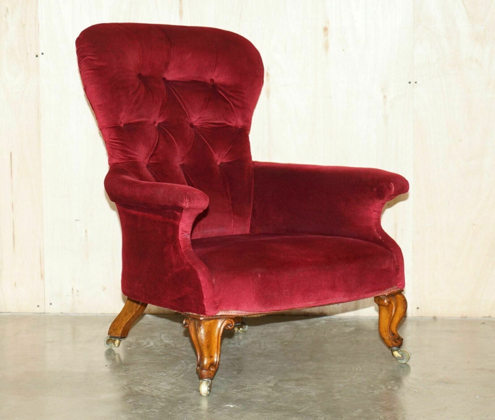 Exquisite Antique William IV 1830 Chesterfield Tufted Walnut Library Armchair
