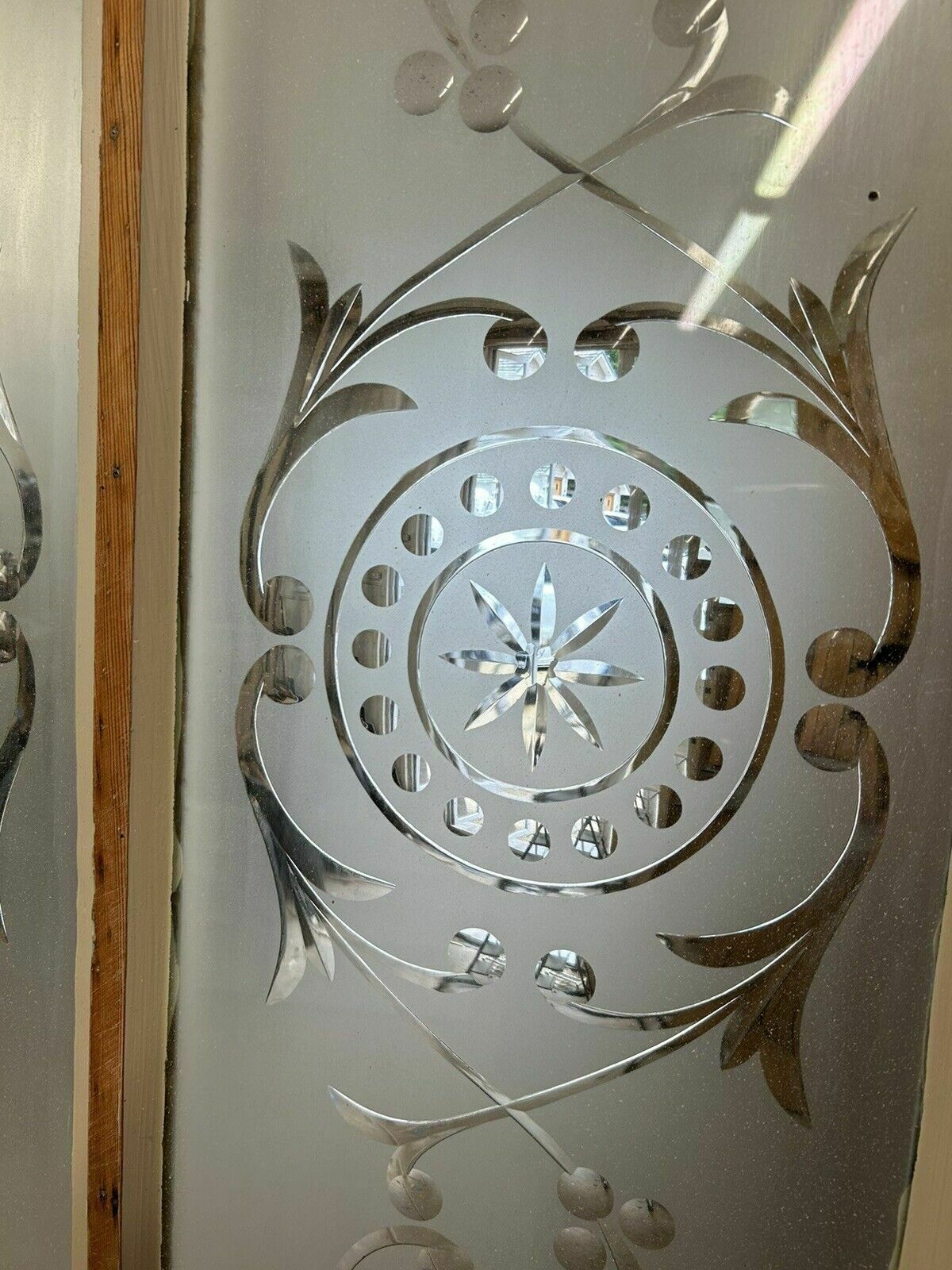 photo vinterior Victorian Cut Etched Glass Front Door Antique Period Reclaimed Old Wood Pine