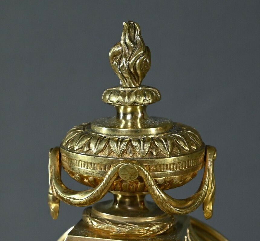 Bronze Clock, Signed G.Philippe Palais Royal – 1870 photo vinterior