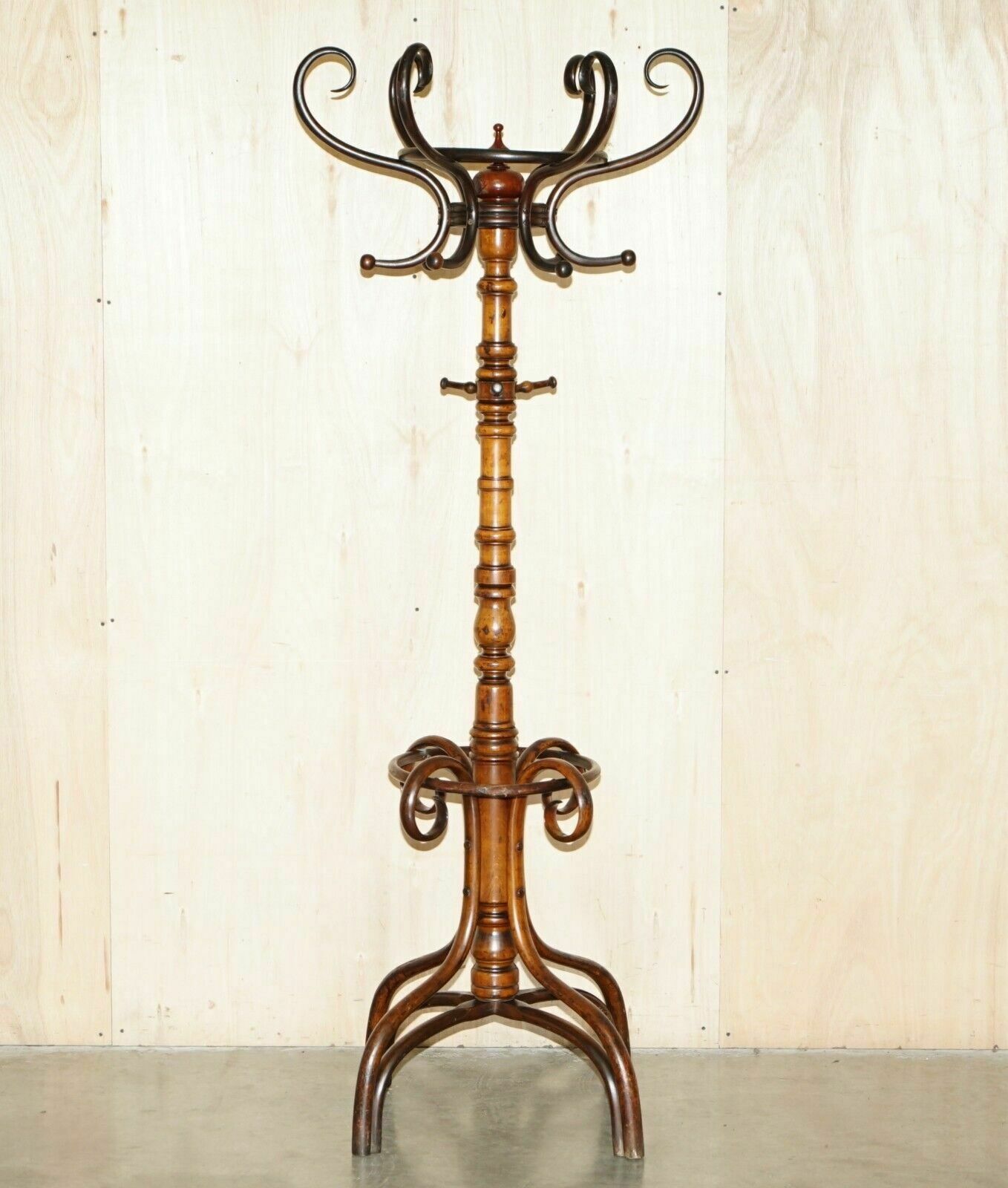 Super Rare Original Antique Victorian Circa 1880 Thonet Bentwood Coat Rack Stand