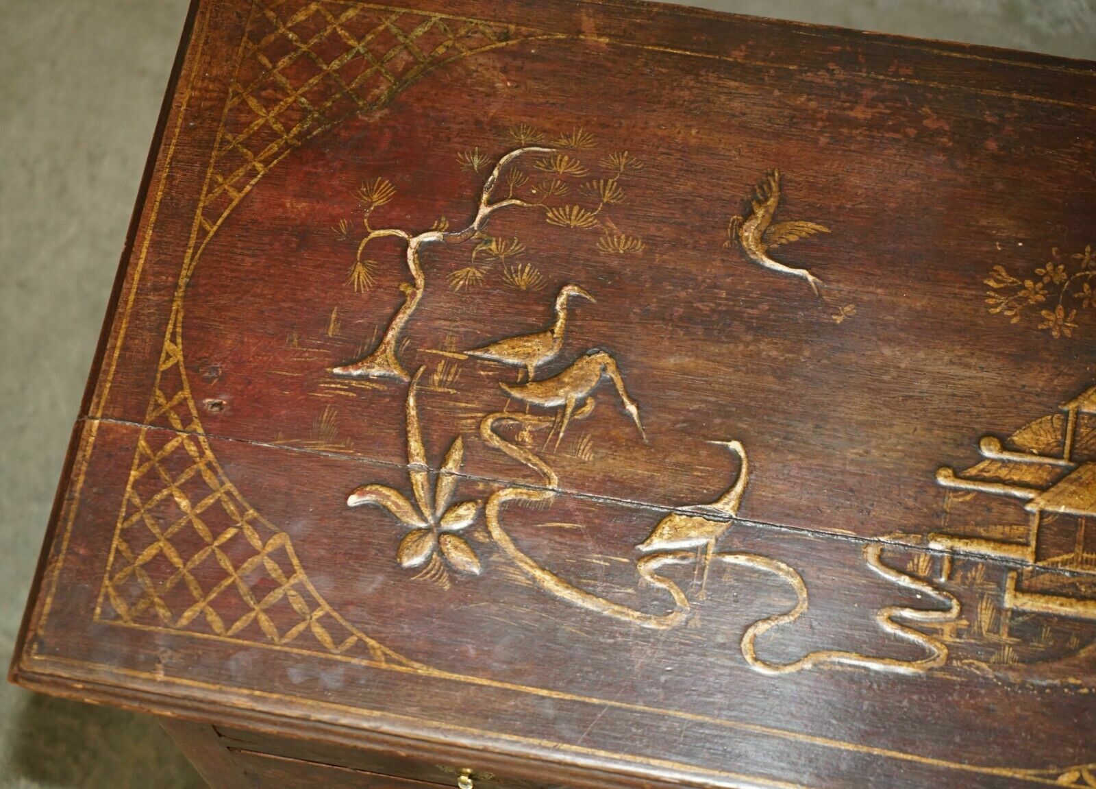 photo furniture Antique Original George III Red Lacquer & Gilt Japanned Side Table Circa 1760
